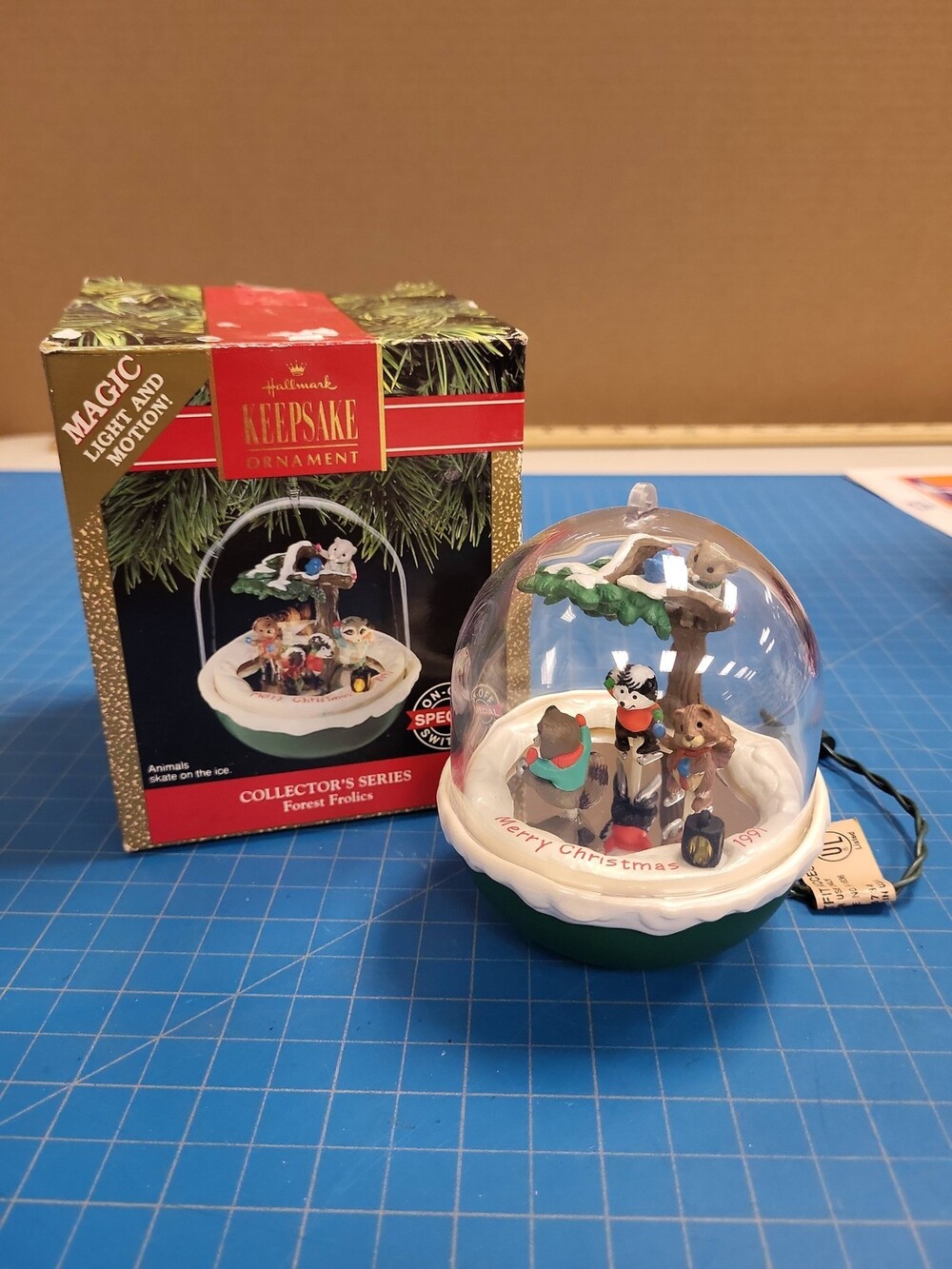 Hallmark Keepsake Ornament Forest Frolics 1991 Magic Light Motion Collector